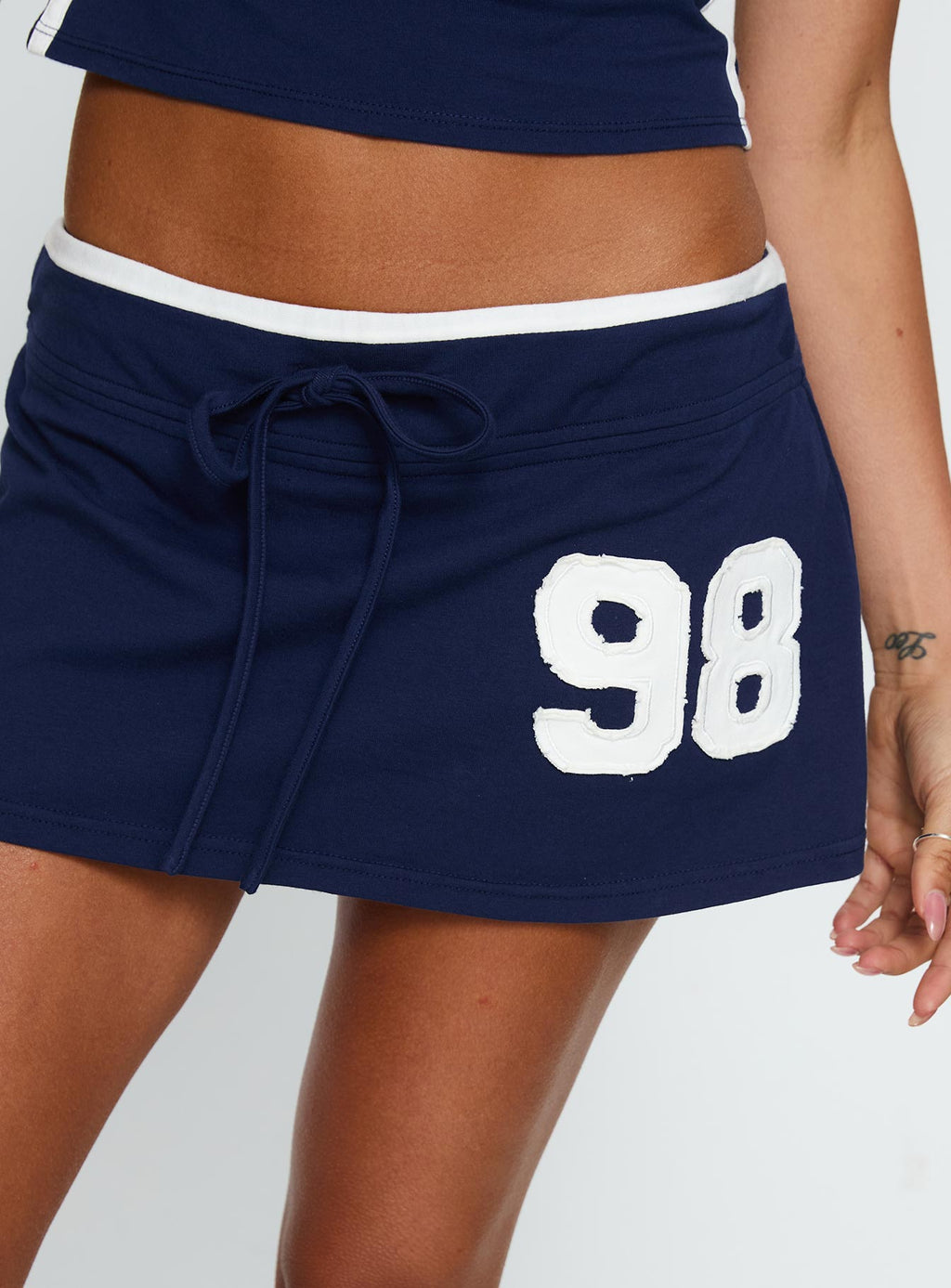 Mid-rise skort