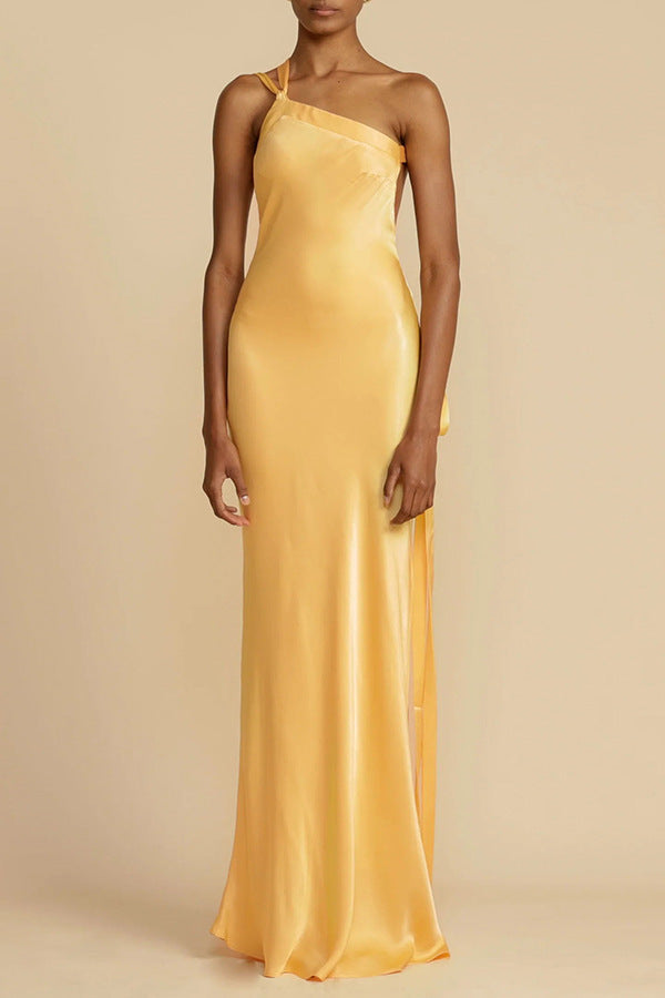 Silhouette Grace – Bodycon One-Shoulder Dress
