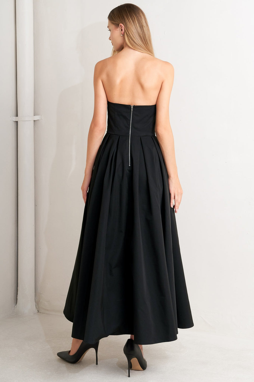 GALA NOIR BLACK SCOOP NECK STRAPLESS MIDI DRESS