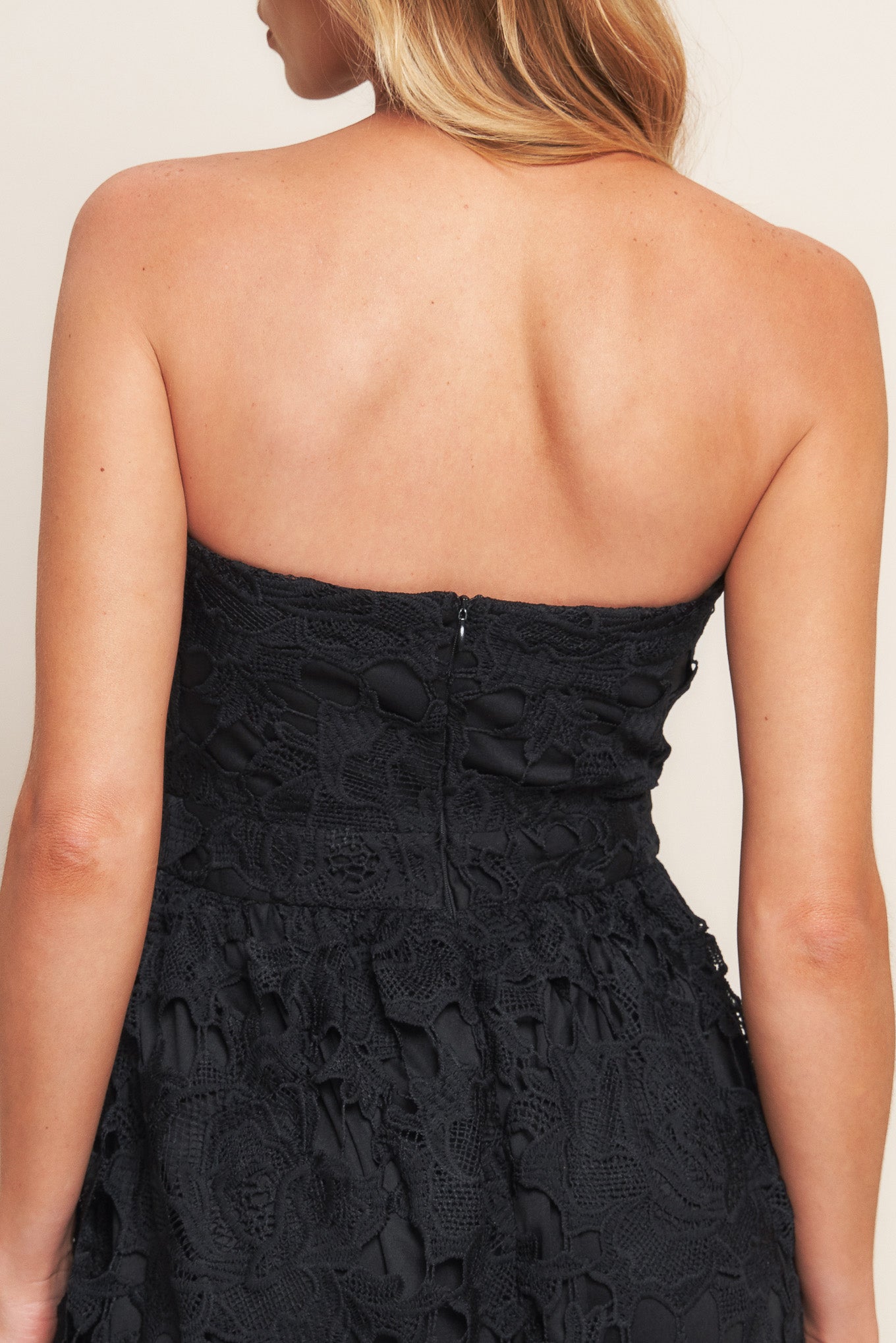 CAREFREE NIGHTS LACE MIDI DRESS - BLACK